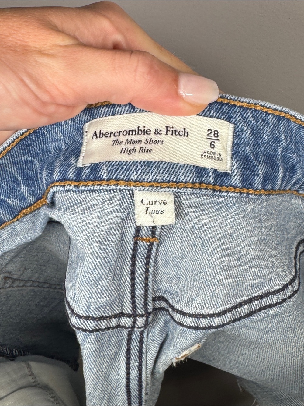 Abercrombie & Fitch Light‎ Blue Distressed Denim Shorts - Picture 3 of 3